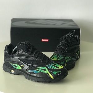 Supreme  Nike Zoom Streak Spectrum Plus